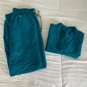 Rafaela top in size small. High waisted jogger scrub pants. Caribbean blue
